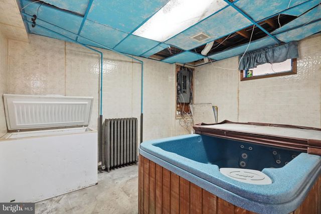 66 BACK RD, Barnesville, PA 18214