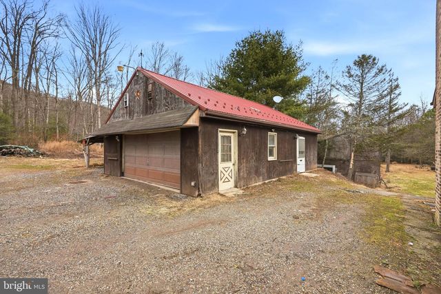 66 BACK RD, Barnesville, PA 18214