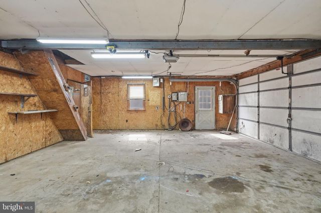 66 BACK RD, Barnesville, PA 18214