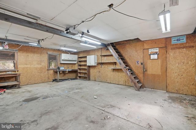 66 BACK RD, Barnesville, PA 18214