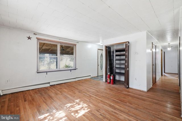 66 BACK RD, Barnesville, PA 18214