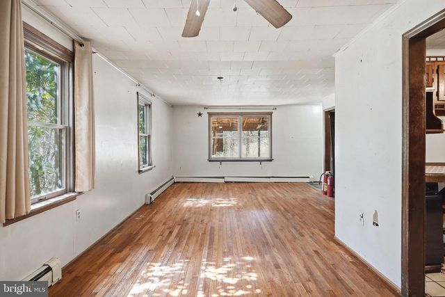 66 BACK RD, Barnesville, PA 18214