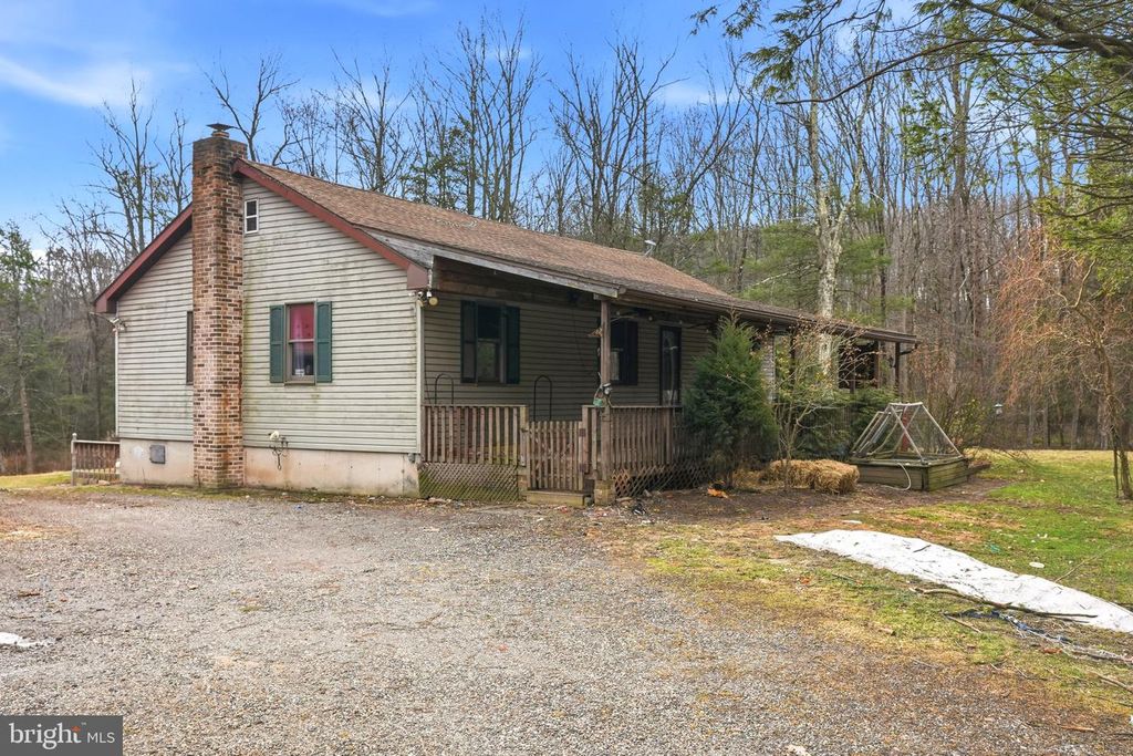 66 BACK RD, Barnesville, PA 18214