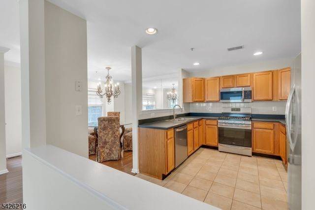 114 Ridge Dr, Pompton Lakes Boro, NJ 07442