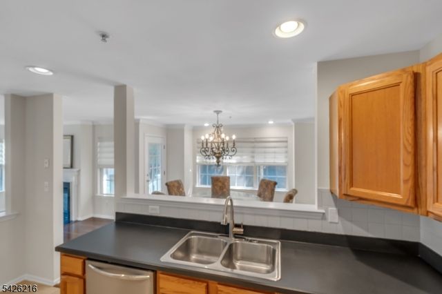 114 Ridge Dr, Pompton Lakes Boro, NJ 07442