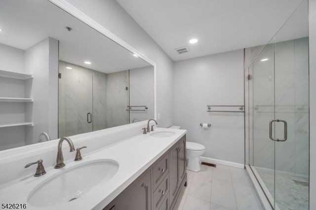 114 Ridge Dr, Pompton Lakes Boro, NJ 07442