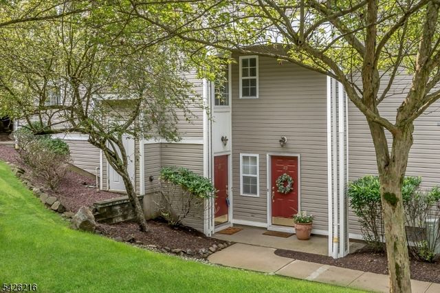 114 Ridge Dr, Pompton Lakes Boro, NJ 07442
