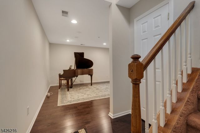 114 Ridge Dr, Pompton Lakes Boro, NJ 07442