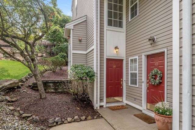114 Ridge Dr, Pompton Lakes Boro, NJ 07442