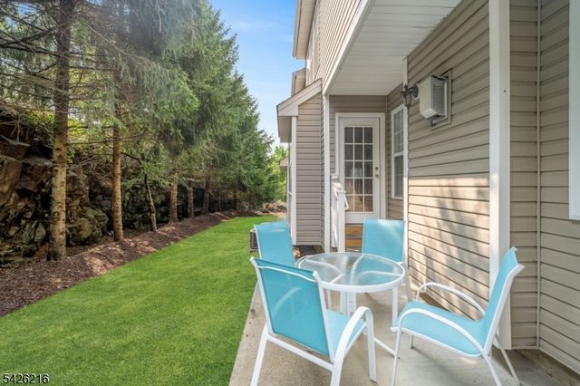 114 Ridge Dr, Pompton Lakes Boro, NJ 07442