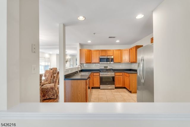 114 Ridge Dr, Pompton Lakes Boro, NJ 07442