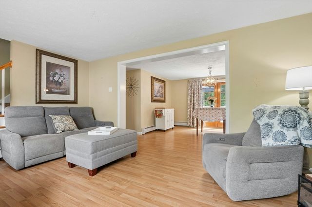 158 Copperfield Road, Worcester, MA 01602