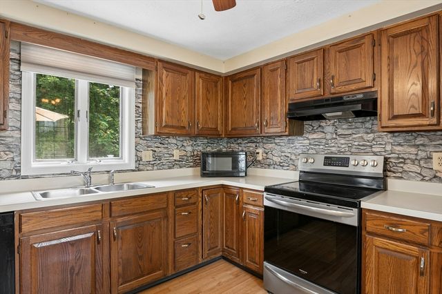 158 Copperfield Road, Worcester, MA 01602
