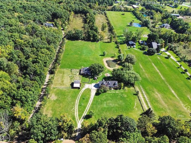 1090 Thayer Road, Groveland, MI 48462