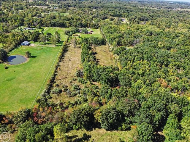 1090 Thayer Road, Groveland, MI 48462