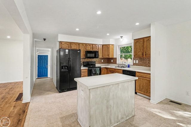 1090 Thayer Road, Groveland, MI 48462