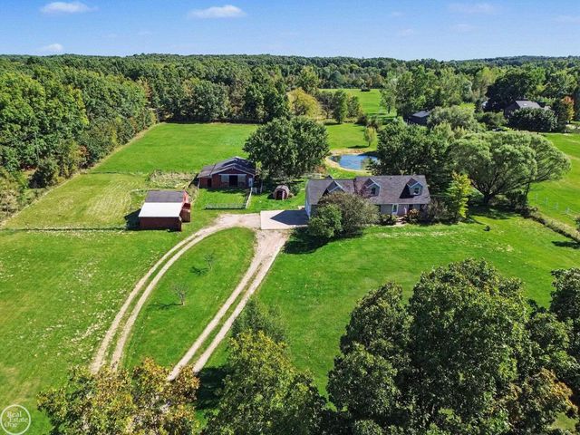 1090 Thayer Road, Groveland, MI 48462