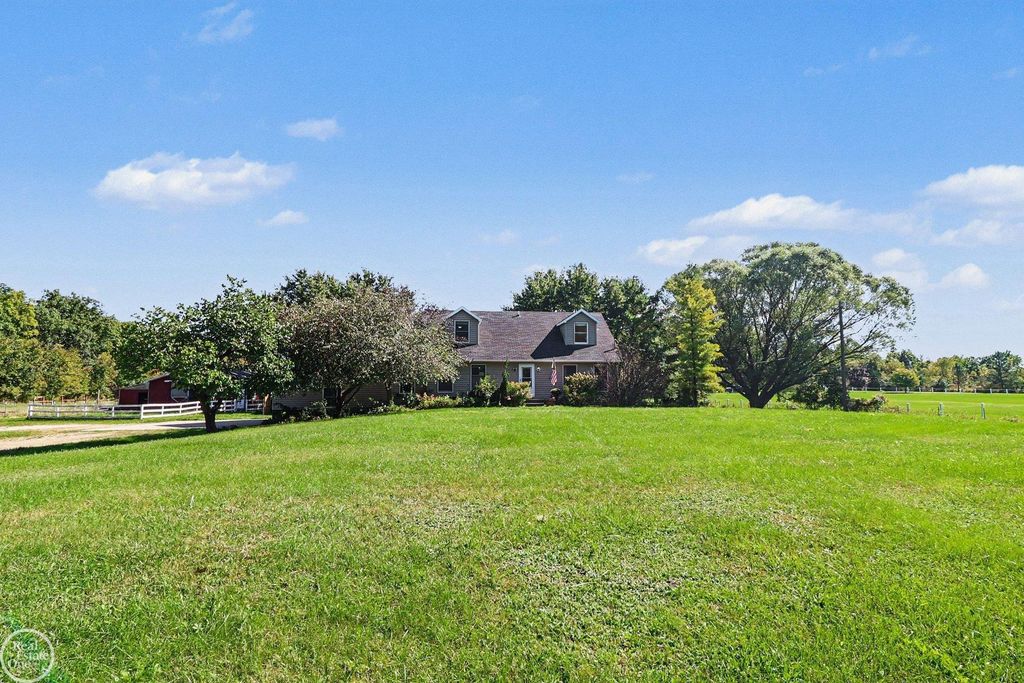 1090 Thayer Road, Groveland, MI 48462