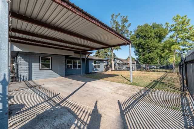 8658 Sonneville Drive, Houston, TX 77080