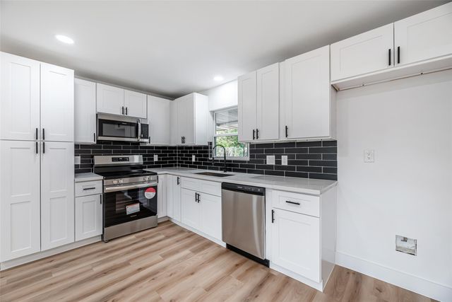 8658 Sonneville Drive, Houston, TX 77080