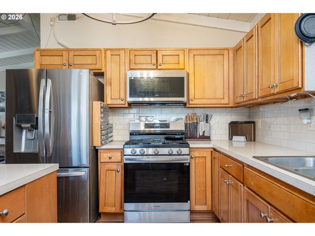 3344 Se HILLYARD Rd, Gresham, OR 97080