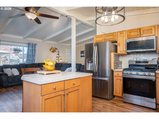3344 Se HILLYARD Rd, Gresham, OR 97080
