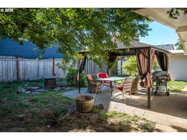 3344 Se HILLYARD Rd, Gresham, OR 97080