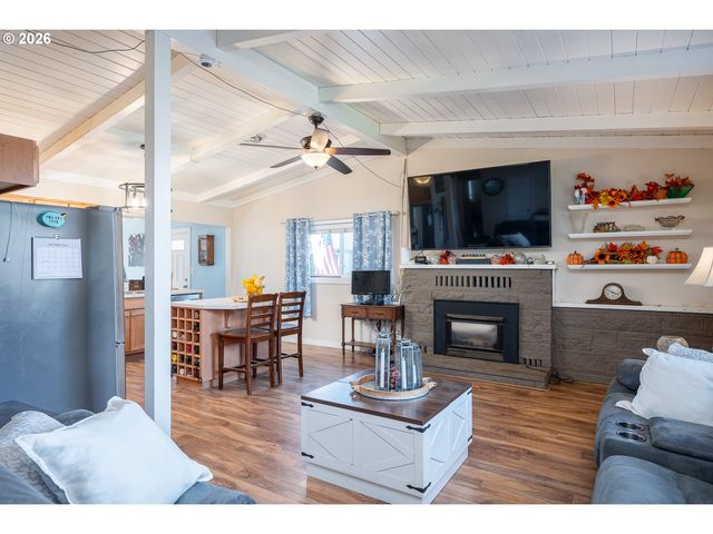 3344 Se HILLYARD Rd, Gresham, OR 97080