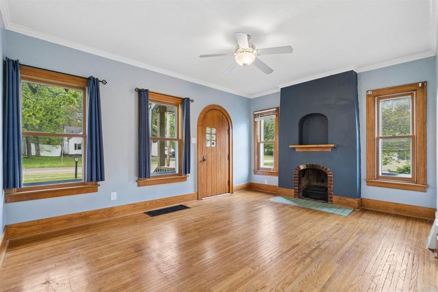 1827 Rainbow Drive, Cedar Falls, IA 50613