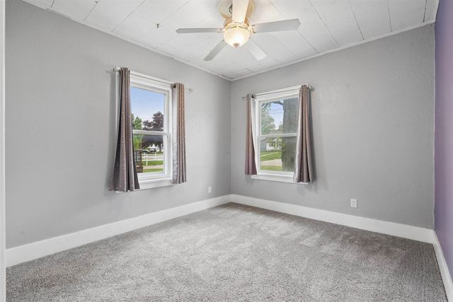 1827 Rainbow Drive, Cedar Falls, IA 50613