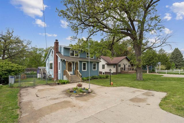 1827 Rainbow Drive, Cedar Falls, IA 50613