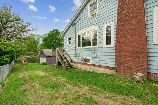 1827 Rainbow Drive, Cedar Falls, IA 50613