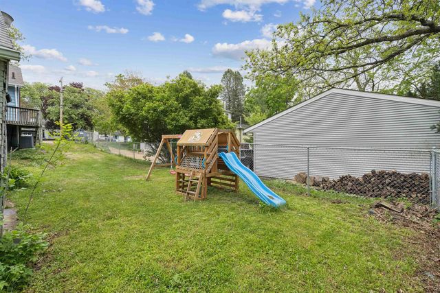 1827 Rainbow Drive, Cedar Falls, IA 50613