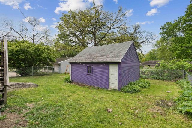 1827 Rainbow Drive, Cedar Falls, IA 50613