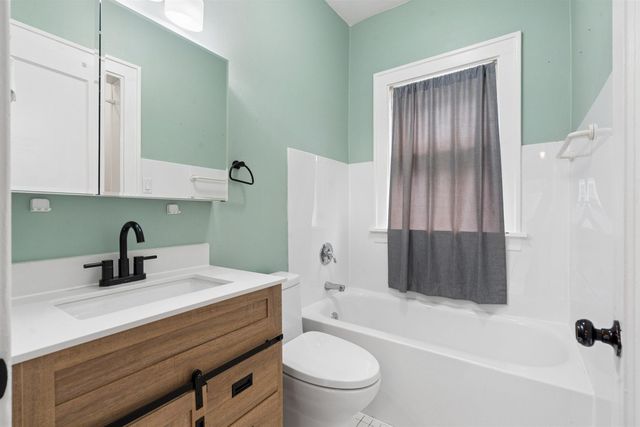 1827 Rainbow Drive, Cedar Falls, IA 50613