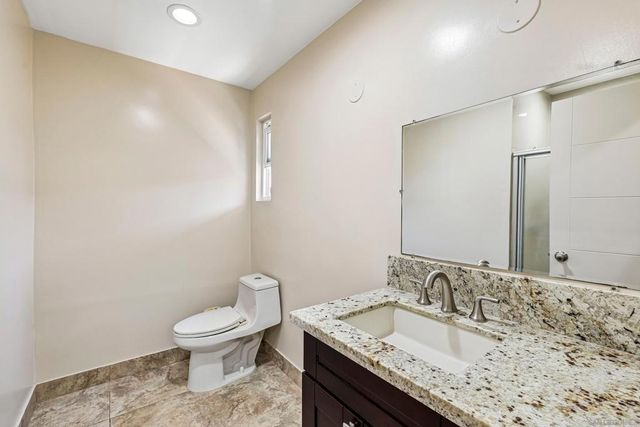 559 Oakdale 3, El Cajon, CA 92021