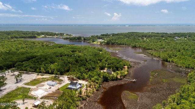 421 Old Swansboro Road, Newport, NC 28570