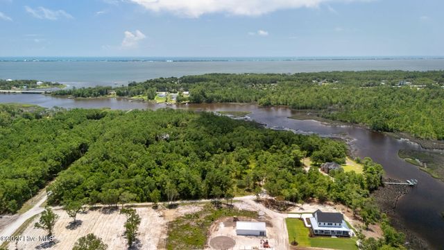 421 Old Swansboro Road, Newport, NC 28570