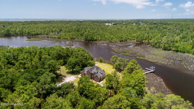 421 Old Swansboro Road, Newport, NC 28570