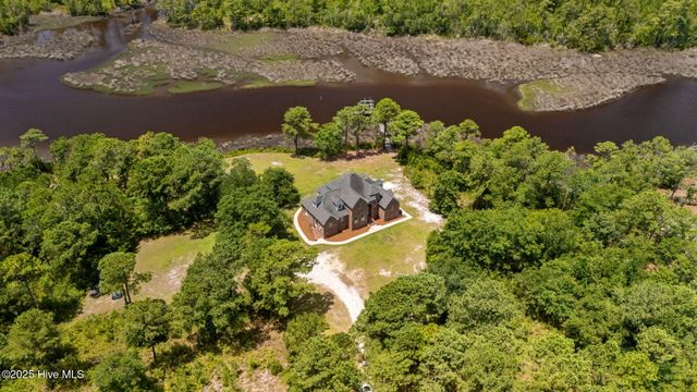 421 Old Swansboro Road, Newport, NC 28570