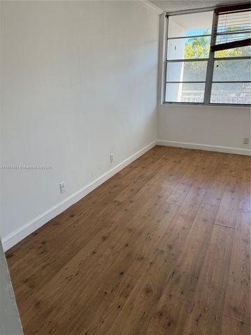 2025 NE 164th St 218, North Miami Beach, FL 33162