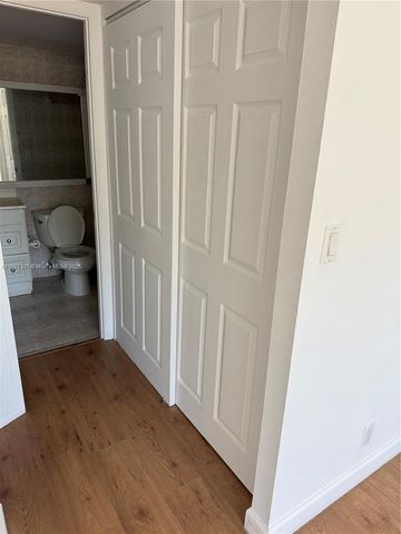 2025 NE 164th St 218, North Miami Beach, FL 33162