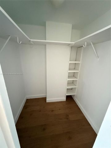 2025 NE 164th St 218, North Miami Beach, FL 33162