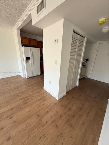 2025 NE 164th St 218, North Miami Beach, FL 33162