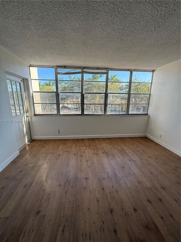 2025 NE 164th St 218, North Miami Beach, FL 33162