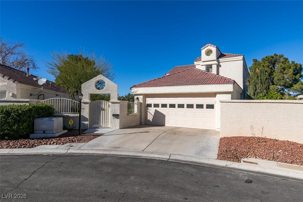 Image 3 of property listing at 5269 Crooked Valley Drive, Las Vegas, NV 89149