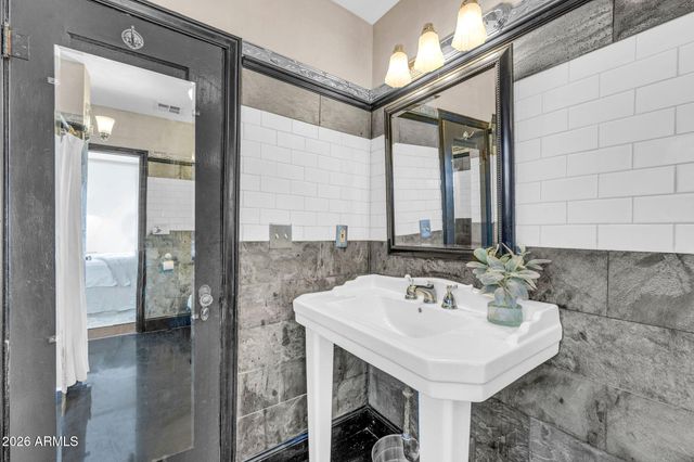 1813 E WILLETTA Street, Phoenix, AZ 85006