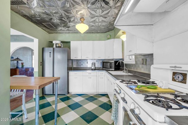 1813 E WILLETTA Street, Phoenix, AZ 85006