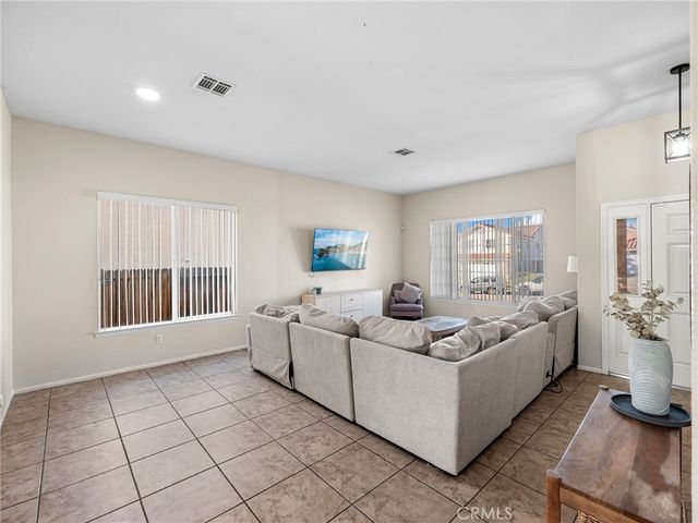 17557 Caprice, Victorville, CA 92395