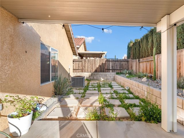 17557 Caprice, Victorville, CA 92395